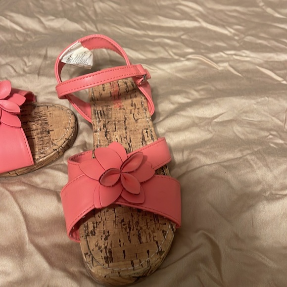 Adorable girls wedges. Size 1. EUC - Picture 2 of 6